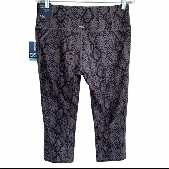 DSG Performance High Rise Capris XS - Picture 2 of 12